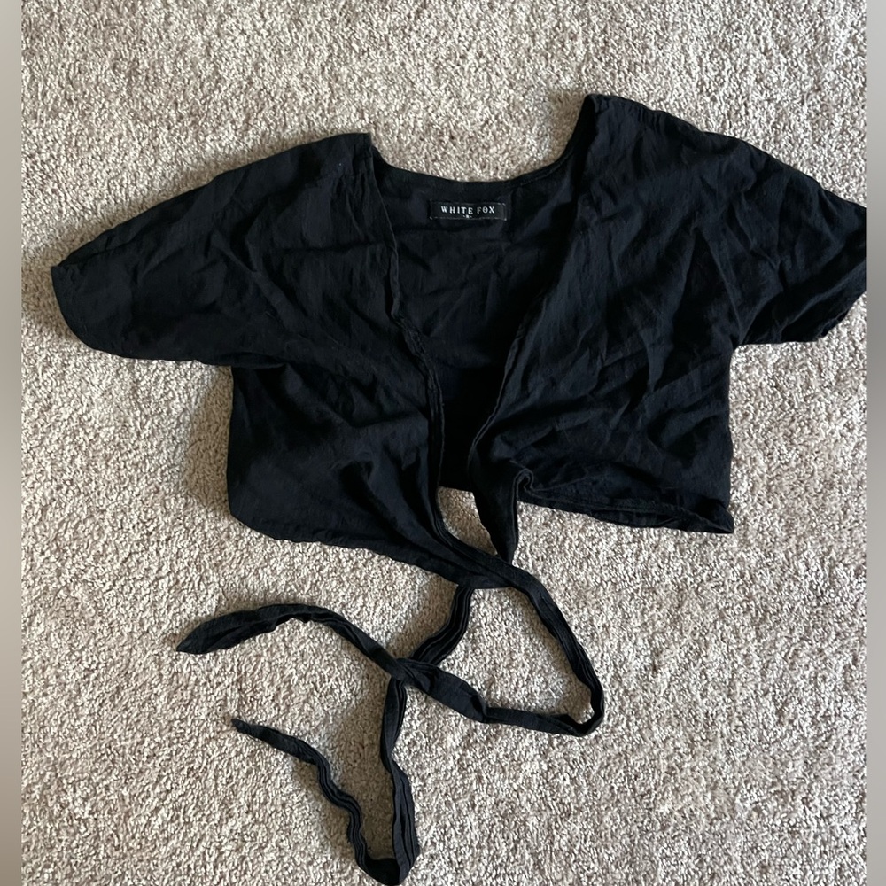 White fox boutique black wrap tie top - small